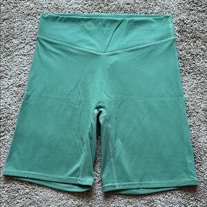 Vitality Balance Athletica Cloud ll Biker Shorts Green